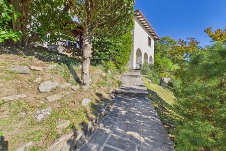 Zu vermieten charmantes 6 Zimmer Haus mit atemberaubender Aussicht - Foto 3