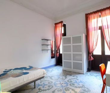 Double bed in Room in a shared 10-bedroom apartment for rent in Rus... - Photo 4