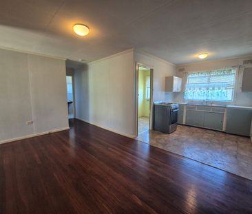 Lovely 2 Bedroom Unit In Chatham - Water & Lawns Included! - Photo 1