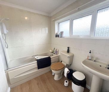 2 bedroom semi-detached house to rent - Photo 5