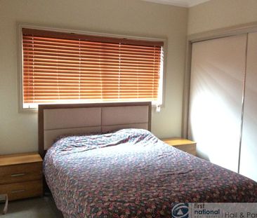 2 / 8 Crimson Drive, Doveton - Photo 1