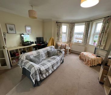 2 Bedroom Flat / Apartment - Water Lane, Totton - Photo 3