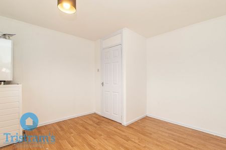 References Pending - 3 bed Mid Terraced House - Photo 2