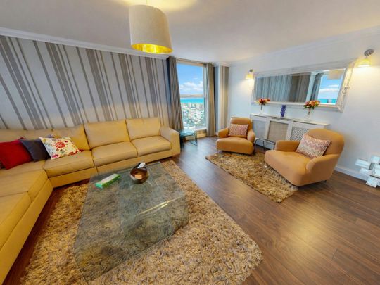 Flat to rent on - Photo 1