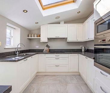 1 bedroom coach house to rent - Photo 6