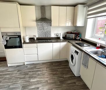 Springfield Crescent - Photo 1