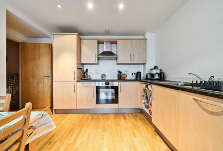 2 Bed Flat, Hamilton Court, BS2 - Photo 4