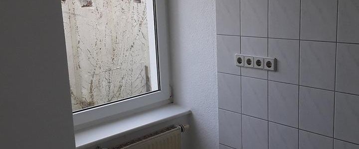 (73) 2-Zimmererdgeschosswohnung mit EBK in Magdeburg Weidenstraße nahe der Hochschule Magdeburg-Stendal - Photo 1