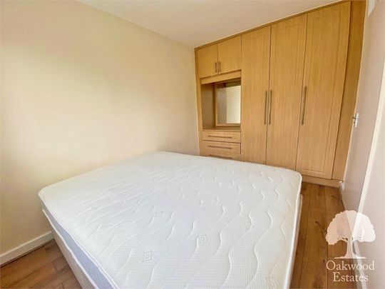 2 bed flat to rent in Alexandra Road, Hounslow, TW3 - Photo 1