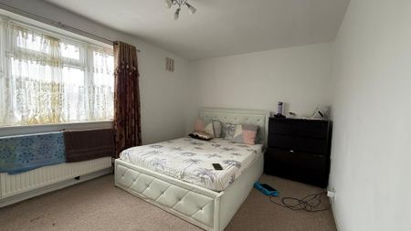 5 bedroom terraced house to rent - Photo 4