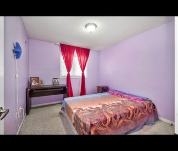 For Lease - 137 Palacebeach Trail, Hamilton, Ontario - Photo 6