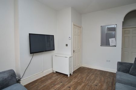 9 Curzon Street - Photo 5