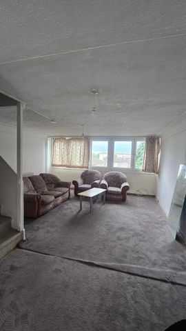 4 bedroom terraced house to rent - Photo 4