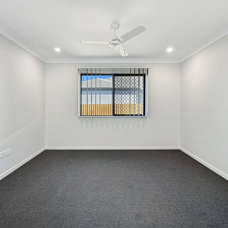 Modern, Bright & Ready to Enjoy – The Ideal Mount Louisa Haven - Photo 1