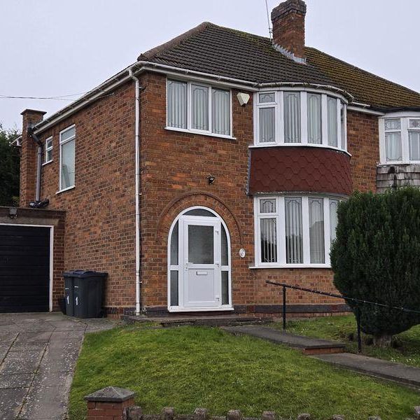 3 bedroom semi-detached house to rent - Photo 1