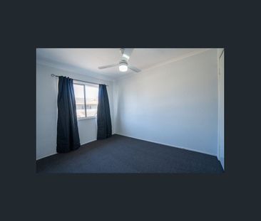 VERY CENTRAL POSITION, SECURE COMPLEX WITH GATE AND POOL, MINS TO S... - Photo 3