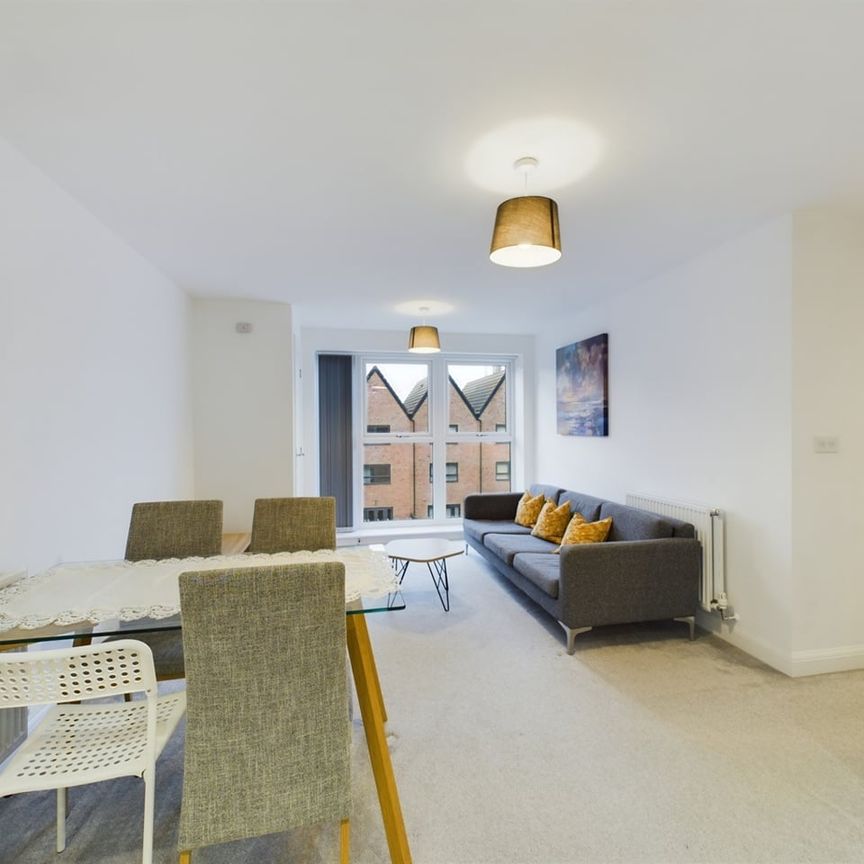 2 Bed Flat, Waterway House, B5 - Photo 1