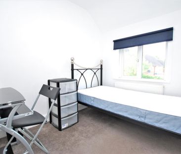 4 bedroom semi-detached house to rent - Photo 6