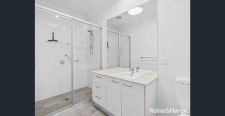 In the Heart of Redland Bay! - Photo 3