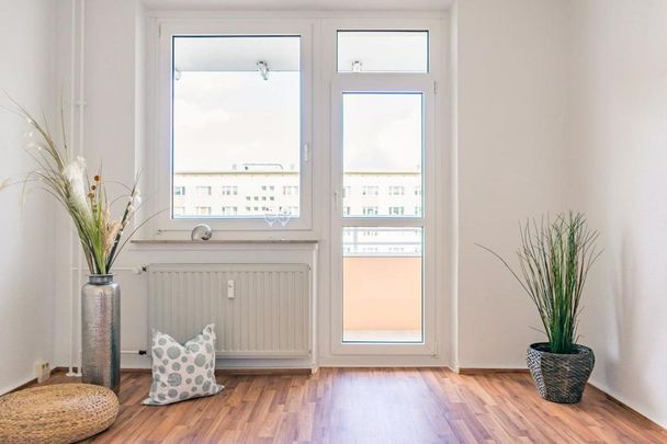 Beste Aussichten für Paare - 2-Raum-Wohnung mit Balkon - Photo 1