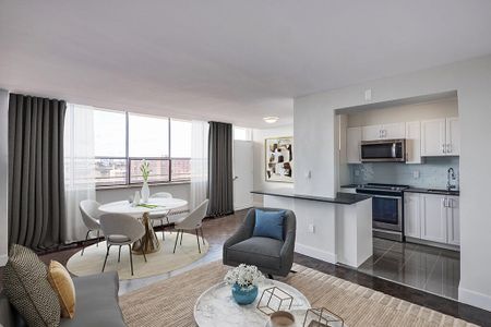 Silver Spear Apartments - Photo 2