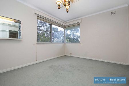 102 Hopetoun Circuit, Yarralumla ACT 2600 - House For Rent | Domain - Photo 4