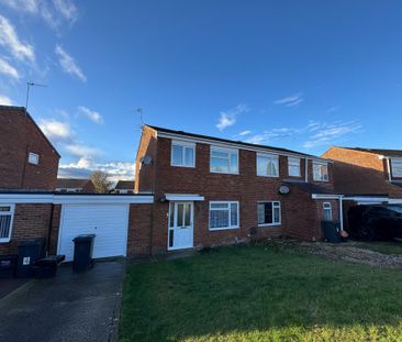 3 bedroom semi-detached house to rent - Photo 2