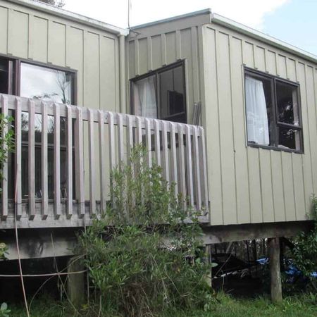 Three bedroom home in private location - Photo 4