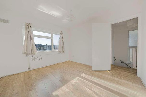 Windsor Avenue, Uxbridge, UB10 - Photo 1