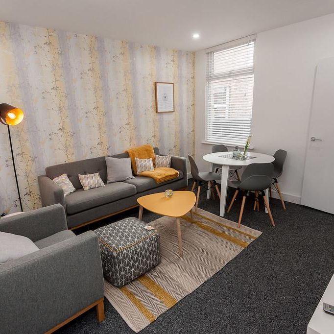 4 bedroom terraced house to rent - Photo 1