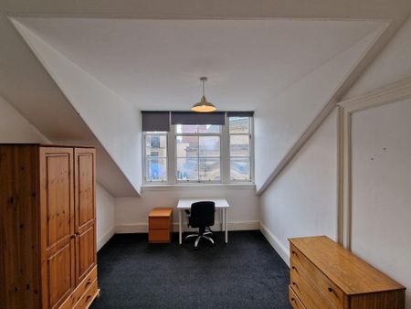 5 bedroom flat to rent - Photo 2