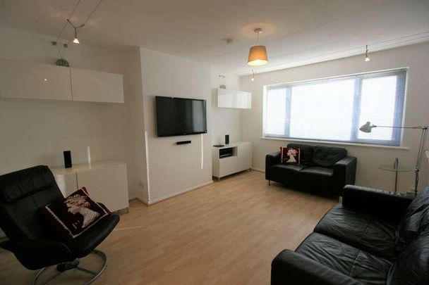 Monks Road, Windsor, SL4 - Photo 1