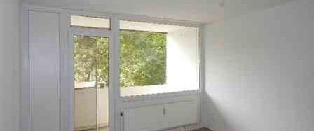 Stop! Großzügige 3,5-Zimmer-Wohnung (WBS) - Photo 1