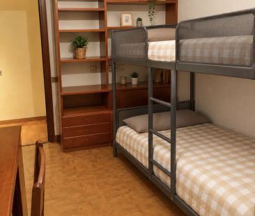Room in a shared 5-bedroom apartment for rent in La Nova Esquerra d... - Foto 2
