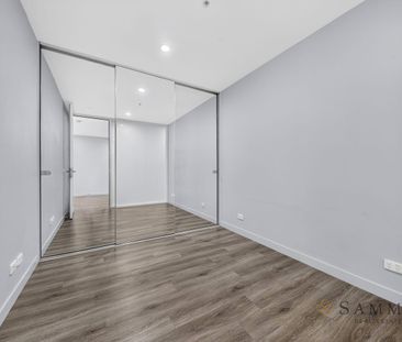 Elegant Inner-City Living in Secure Park West Building - Photo 3