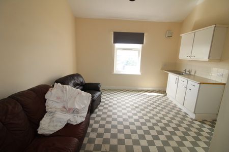 1 Bedroom,Flat,Eastfield, Wolverhampton , WV12QU£550.00P/M - Photo 2