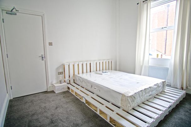 Spacious Rooms to Let in on Lauderdale Street, Preston - Photo 1