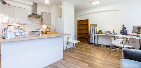 2 bedroom flat to rent - Photo 5