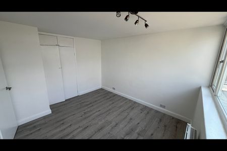 4 Bed Terraced House, Cottingham Road, SW8 - Photo 3