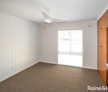 5 Falcon Place, Kooringal, NSW 2650 - Photo 2