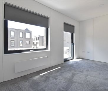 Well presented 4 bedroom semi-detached house situated within the gr... - Photo 2