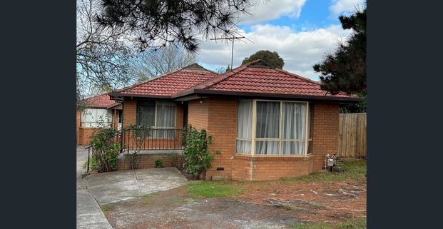 3 BEDROOM HOME - Photo 1