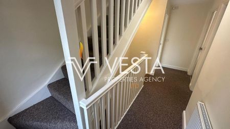 4 bedroom semi-detached house to rent - Photo 5