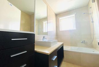 4 Bedroom Apartment with parking, Telheiras, Lisboa