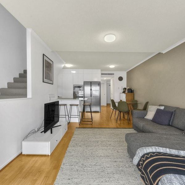 Modern & Stylish Dual Balcony Apartment - Photo 1