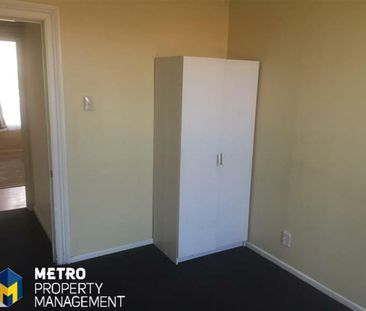 Wonderfully Spacious Family Home - Photo 5