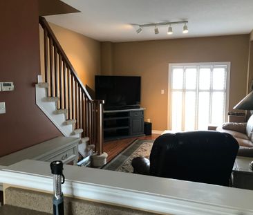 For Lease - 15 CHAPMAN Lane, Hamilton, Ontario - Photo 3