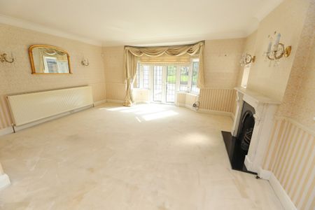 Uphill Road Mill Hill NW7 - Photo 2