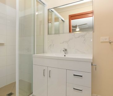 HOME IN GREAT LOCATION WITH DOUBLE SIDE GATE ACCESS - Photo 6