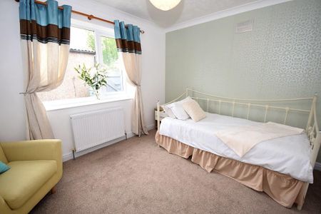 2 bedroom semi-detached bungalow to rent - Photo 4